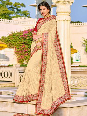 Кремовое красивое индийское сари, украшенное вышивкой