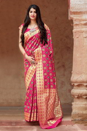 Розовое и цвета фуксии шёлковое индийское сари