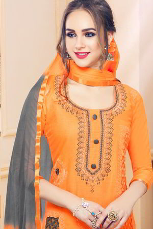 Горчичное и оранжевое шифоновое и хлопковое платье / костюм, украшенное вышивкой