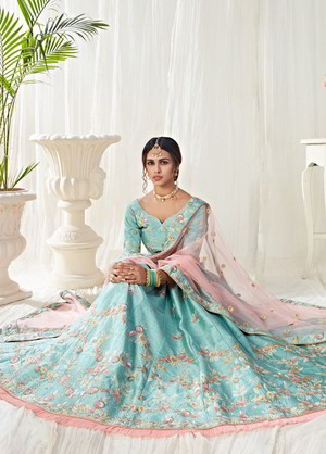 Синий шёлковый индийский женский свадебный костюм лехенга (ленга) чоли, украшенный вышивкой шёлковыми нитями