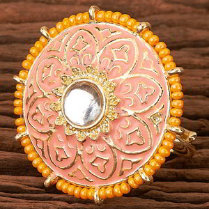 Золотое латунное женское индийское кольцо с искусственными камнями, перламутровыми бусинками