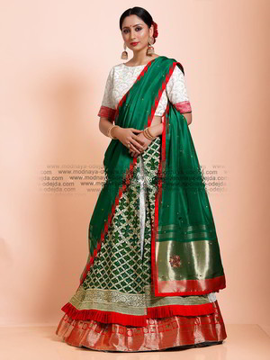 Белый и зелёный индийский женский свадебный костюм лехенга (ленга) чоли