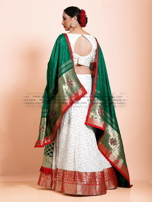 Белый и зелёный индийский женский свадебный костюм лехенга (ленга) чоли