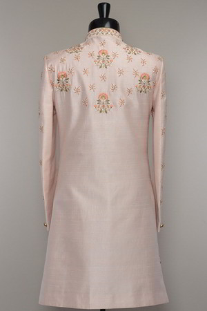 Розовый индийский свадебный мужской костюм / шервани из шёлка-сырца, украшенный скрученной шёлковой нитью с пайетками, перламутровыми бусинками