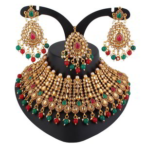 Разноцветное и золотое индийское украшение на шею со стразами