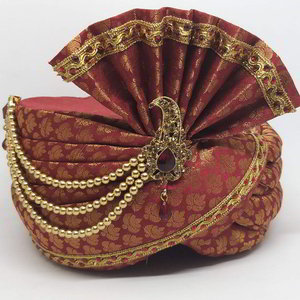 Indian male turban and brooch, 2095413