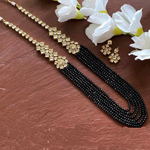 Чёрное, золотое и серое индийское украшение на шею с искусственными камнями