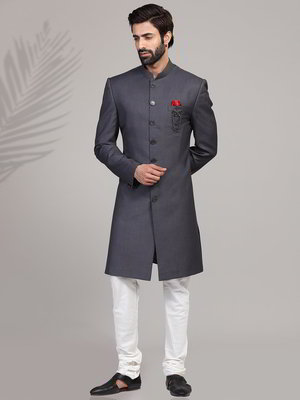 Серый индийский мужской костюм