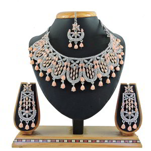 Серебристое и розовое индийское украшение на шею со стразами