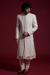 *Цвета айвори хлопко-шёлковый индийский свадебный мужской костюм / шервани, украшенный вышивкой