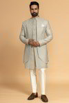 *Серый шёлковый индийский свадебный мужской костюм / шервани, украшенный вышивкой