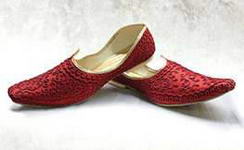 Красная индийская мужская обувь (туфли)